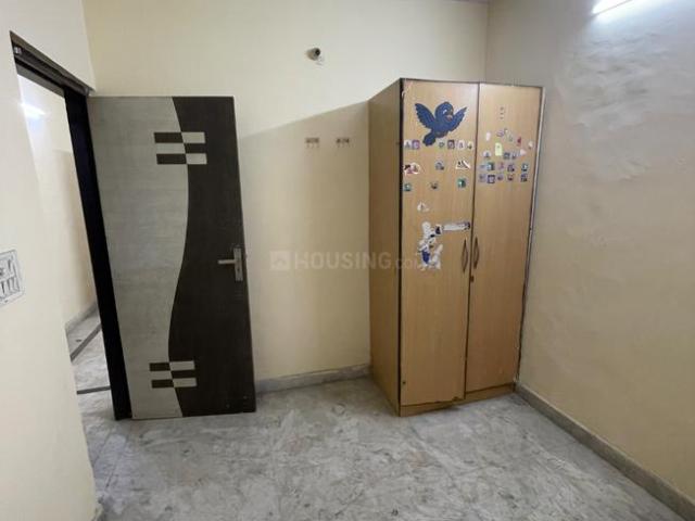 1 BHK Independent Builder Floor in Shalimar Bagh for rent New Delhi. The reference number is 20297286