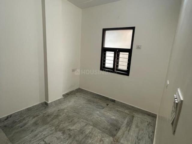 1 BHK Independent Builder Floor in Shalimar Bagh for rent New Delhi. The reference number is 20833215