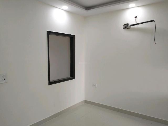 1 BHK Independent Builder Floor in Shalimar Bagh for rent New Delhi. The reference number is 21140224