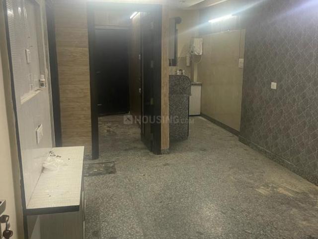 1 BHK Independent Builder Floor in Shalimar Bagh for rent New Delhi. The reference number is 21193681