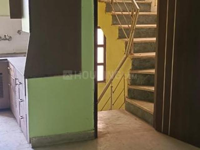 1 BHK Independent Builder Floor in Shalimar Bagh for resale New Delhi. The reference number is 20634415