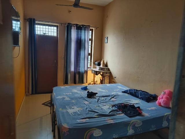 1 BHK Independent Builder Floor in Shastripuram for rent Agra. The reference number is 20431180