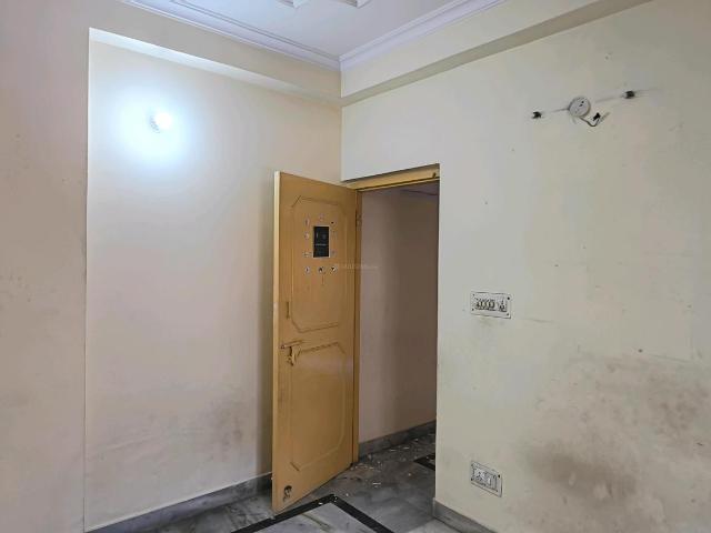 1 BHK Independent Builder Floor in Vaishali for resale Ghaziabad. The reference number is 20773551