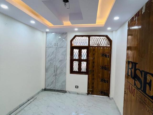 1 BHK Independent Builder Floor in Vaishali for resale Ghaziabad. The reference number is 21254230