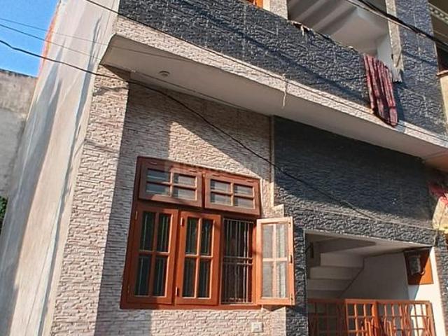 1 BHK Independent Builder Floor in Vrindavan Yojana for rent Lucknow. The reference number is 18473595