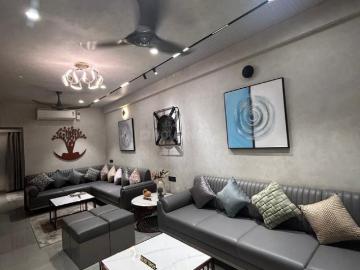 1 BHK Independent House in Thaltej for rent Ahmedabad. The reference number is 20568836