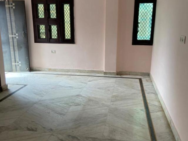 1 BHK Independent House in Uttam Nagar for rent New Delhi. The reference number is 18494867