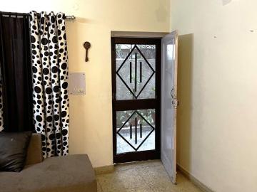 1 BHK Independent House in Vasant Vihar for rent New Delhi. The reference number is 20460088