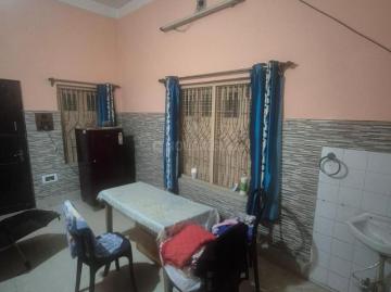1 BHK Independent House in Airport Gate no. 1 for rent Kolkata. The reference number is 20535310