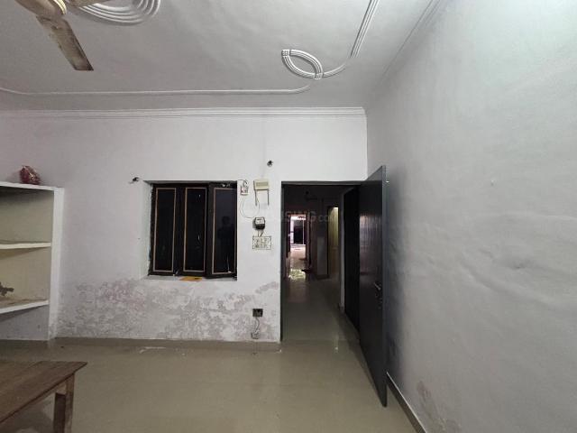 1 BHK Independent House in Basant Vihar Colony for rent Lucknow. The reference number is 20454510