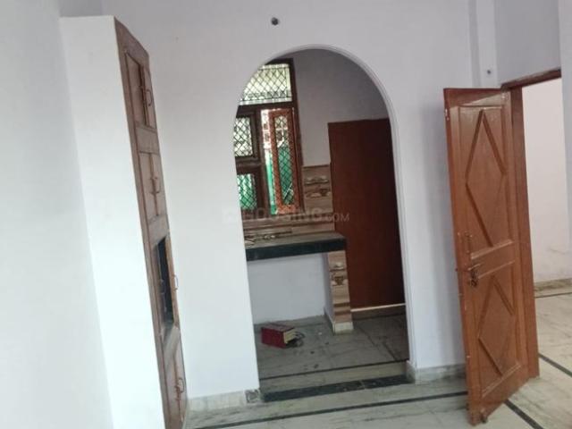 1 BHK Independent House in Beta II for rent Greater Noida. The reference number is 19696342