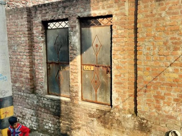 1 BHK Independent House in Bhalswa for resale New Delhi. The reference number is 16326770