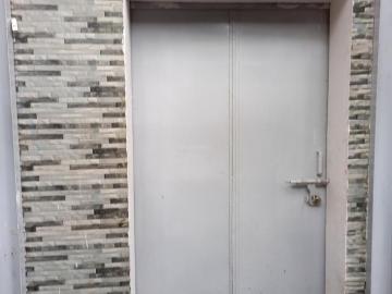 1 BHK Independent House in Borivali East for resale Mumbai. The reference number is 7064347