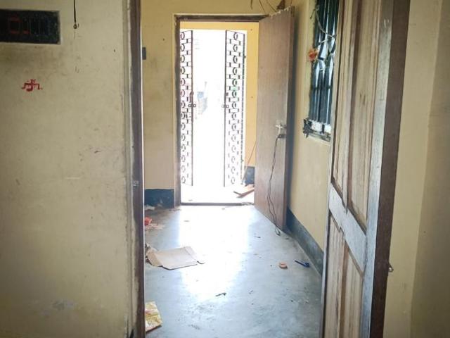 1 BHK Independent House in Chinar Park for rent Kolkata. The reference number is 20414063