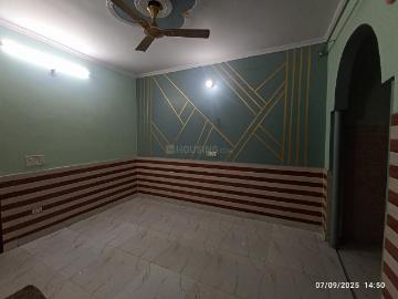 1 BHK Independent House in Chipiyana Buzurg for rent Ghaziabad. The reference number is 18377005