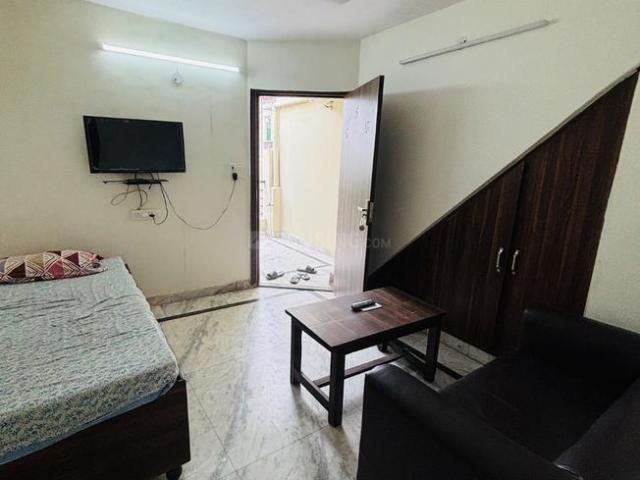 1 BHK Independent House in DLF Phase 3 for rent Gurgaon. The reference number is 18386357