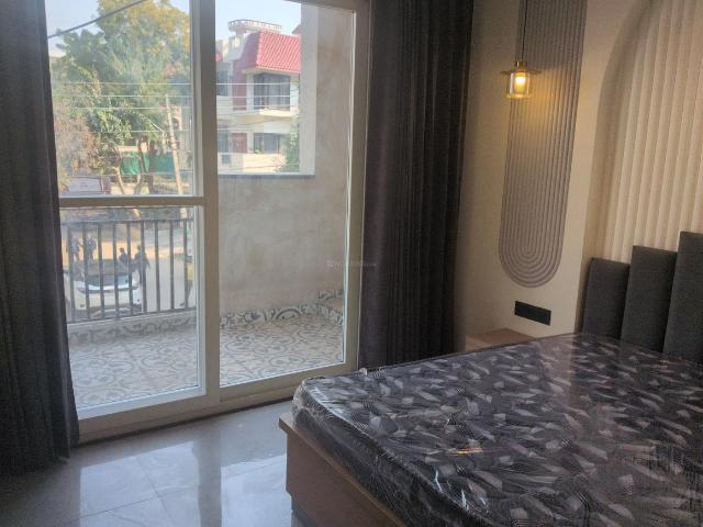 1 BHK Independent House in DLF Phase 3 for rent Gurgaon. The reference number is 19593620