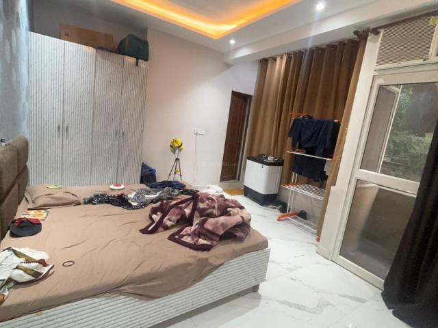 1 BHK Independent House in DLF Phase 3 for rent Gurgaon. The reference number is 21142928