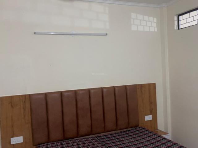 1 BHK Independent House in DLF Phase 3 for rent Gurgaon. The reference number is 21143319