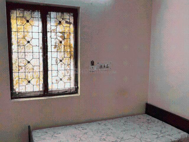 1 BHK Independent House in East Of Kailash for rent New Delhi. The reference number is 20621261