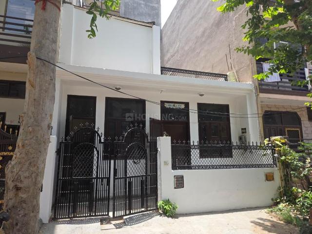 1 BHK Independent House in Gamma II for resale Greater Noida. The reference number is 21018403