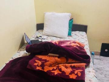 1 BHK Independent House in Green Park for rent New Delhi. The reference number is 18909253