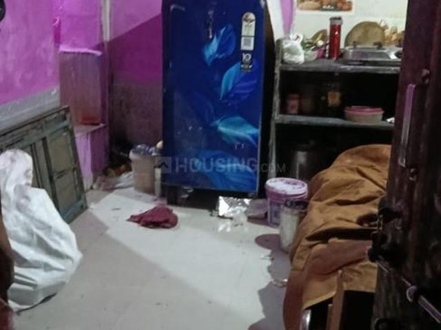 1 BHK Independent House in Kandivali East for resale Mumbai. The reference number is 21095197