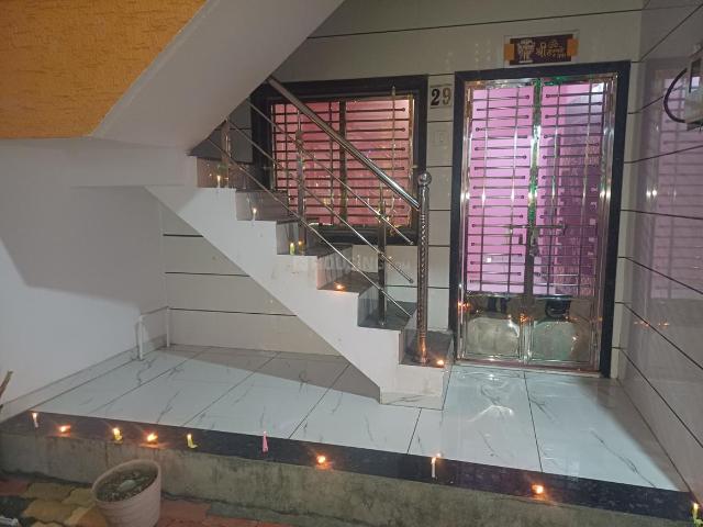 1 BHK Independent House in Karadva for rent Surat. The reference number is 18764711
