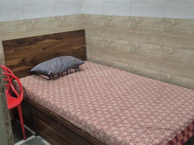 1 BHK Independent House in Kurla West for rent Mumbai. The reference number is 20581981