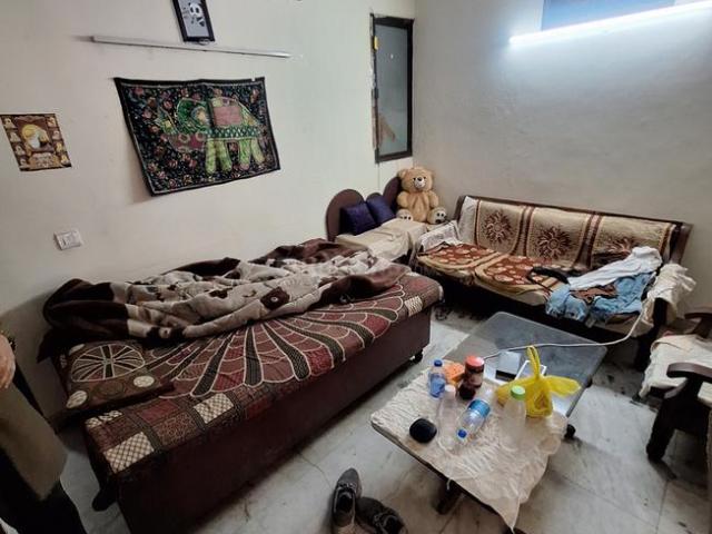 1 BHK Independent House in Lajpat Nagar for rent New Delhi. The reference number is 16403095