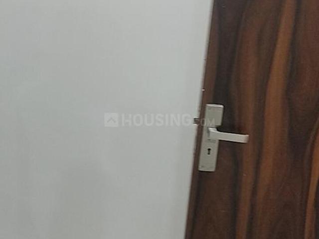 1 BHK Independent House in Laxmi Nagar for rent New Delhi. The reference number is 18787389