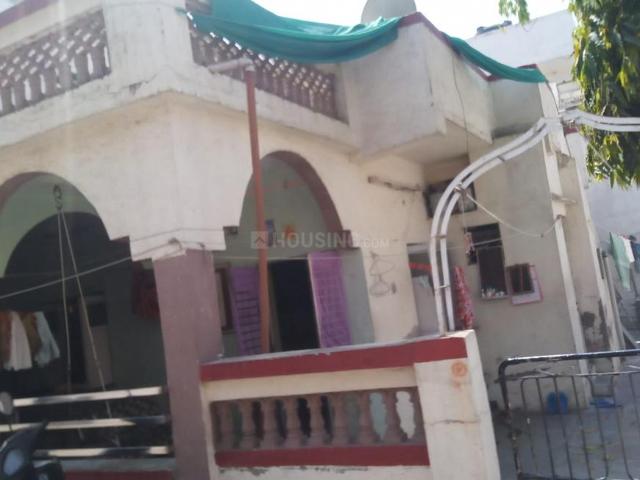 1 BHK Independent House in Maninagar for rent Ahmedabad. The reference number is 9989818
