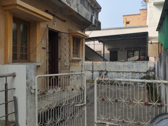 1 BHK Independent House in Manjalpur for resale Vadodara. The reference number is 20928920