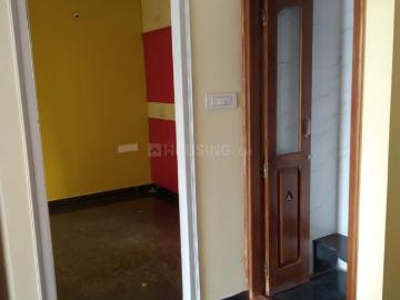 House for rent in Madavara - Balcony, Security