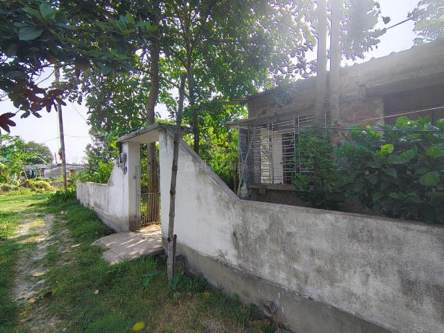 1 BHK Independent House in Madhyamgram for resale Kolkata. The reference number is 20335371
