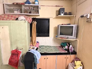 1 BHK Independent House in Malad West for rent Mumbai. The reference number is 20435110
