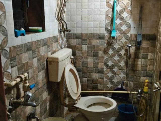1 BHK Independent House in Malad West for resale Mumbai. The reference number is 20965289