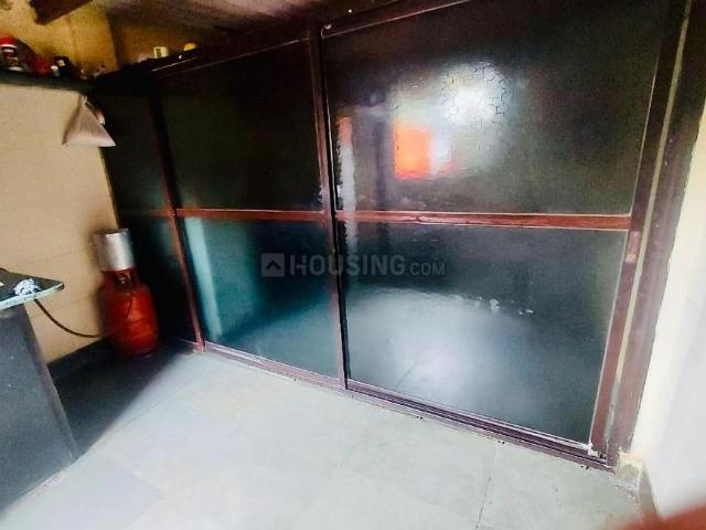 1 BHK Independent House in Malad East for rent Mumbai. The reference number is 8375337