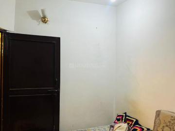 1 BHK Independent House in Mayur Vihar Phase 1 for rent New Delhi. The reference number is 12988372
