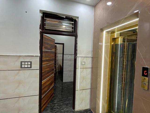 1 BHK Independent House in Mayur Vihar Phase 1 for rent New Delhi. The reference number is 20869533