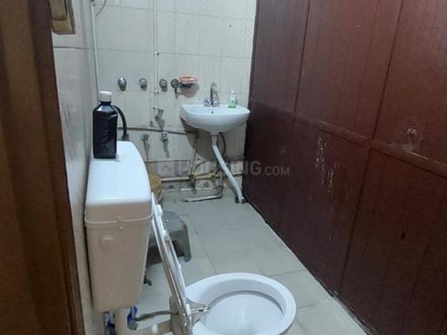 1 BHK Independent House in Model Town for rent New Delhi. The reference number is 18995171
