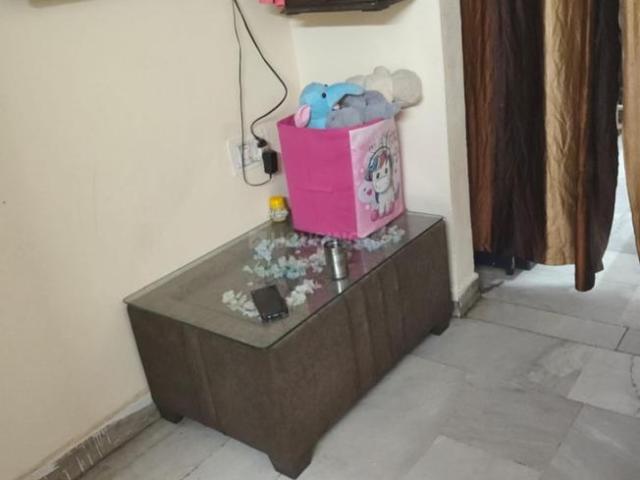 1 BHK Independent House in Moti Nagar for resale New Delhi. The reference number is 20067879