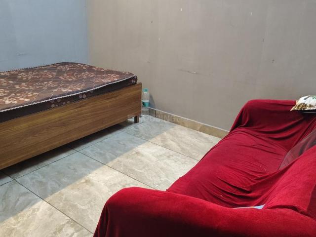 1 BHK Independent House in Nawada for rent New Delhi. The reference number is 21327491