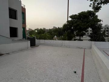 1 BHK Independent House in New Ranip for resale Ahmedabad. The reference number is 20239502