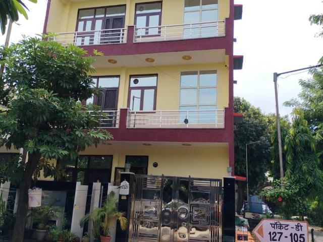 1 BHK Independent House in Omicron II for rent Greater Noida. The reference number is 21030114