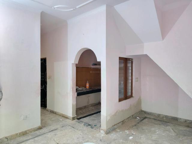 1 BHK Independent House in Omicron III for resale Greater Noida. The reference number is 19972566