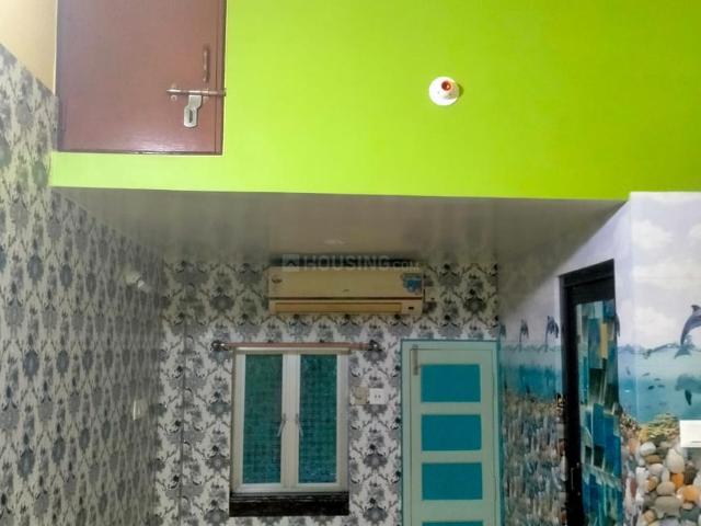 1 BHK Independent House in Patuli for rent Kolkata. The reference number is 15379780