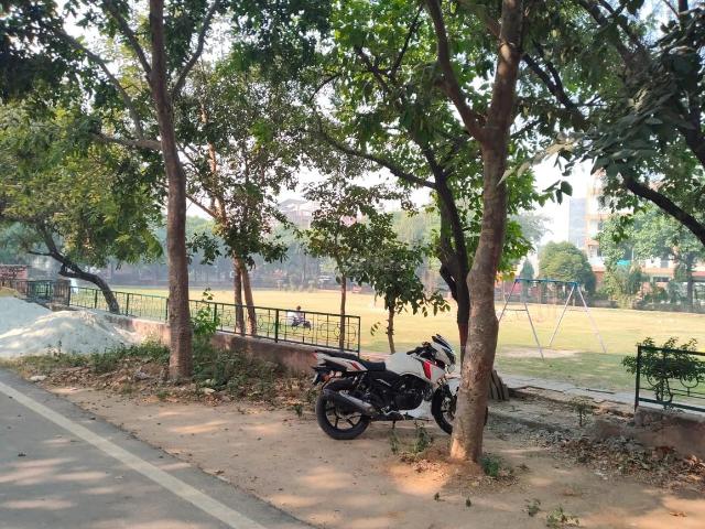 1 BHK Independent House in Phi III for resale Greater Noida. The reference number is 18811811