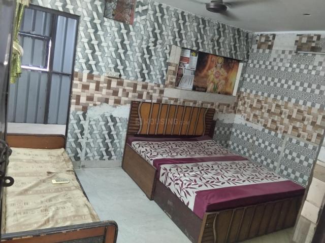 1 BHK Independent House in Pitampura for rent New Delhi. The reference number is 20609250