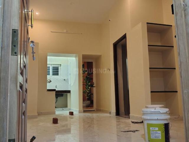 1 BHK Independent House in S Alangulam for rent Madurai. The reference number is 21139547